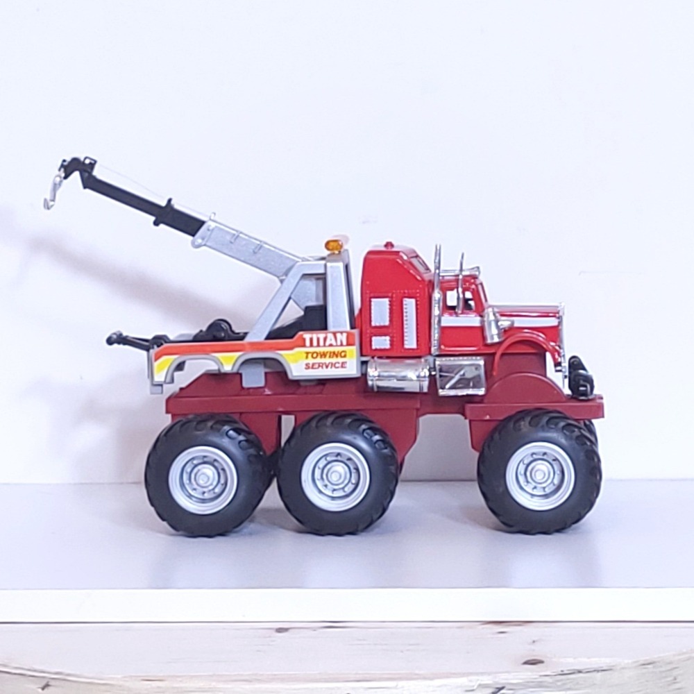 McToys Titan Towing Service Monster Wrecker Truck Red 6-Wheel Diecast Toy